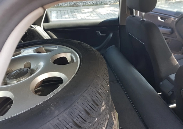 Audi A4 cena 15900 przebieg: 266449, rok produkcji 2004 z Żelechów małe 211